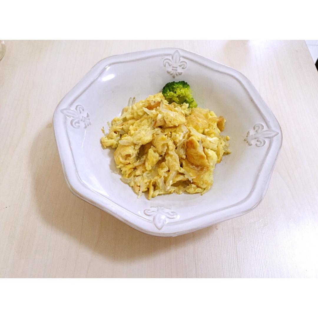 银鱼炒蛋