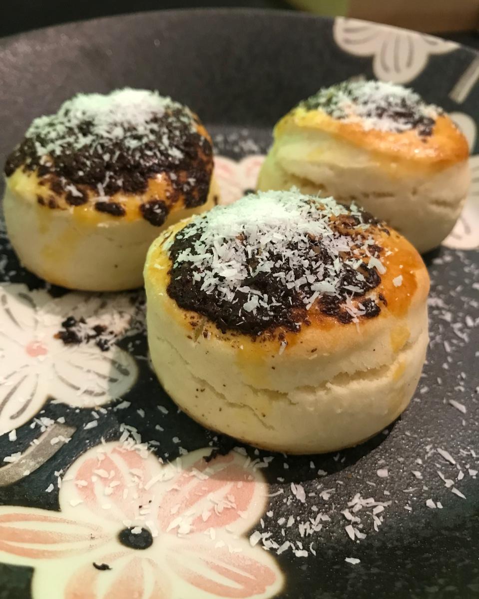 【视频】3分钟 奶油司康Scone(可能是世界上最快手的司康) 消耗淡奶油～