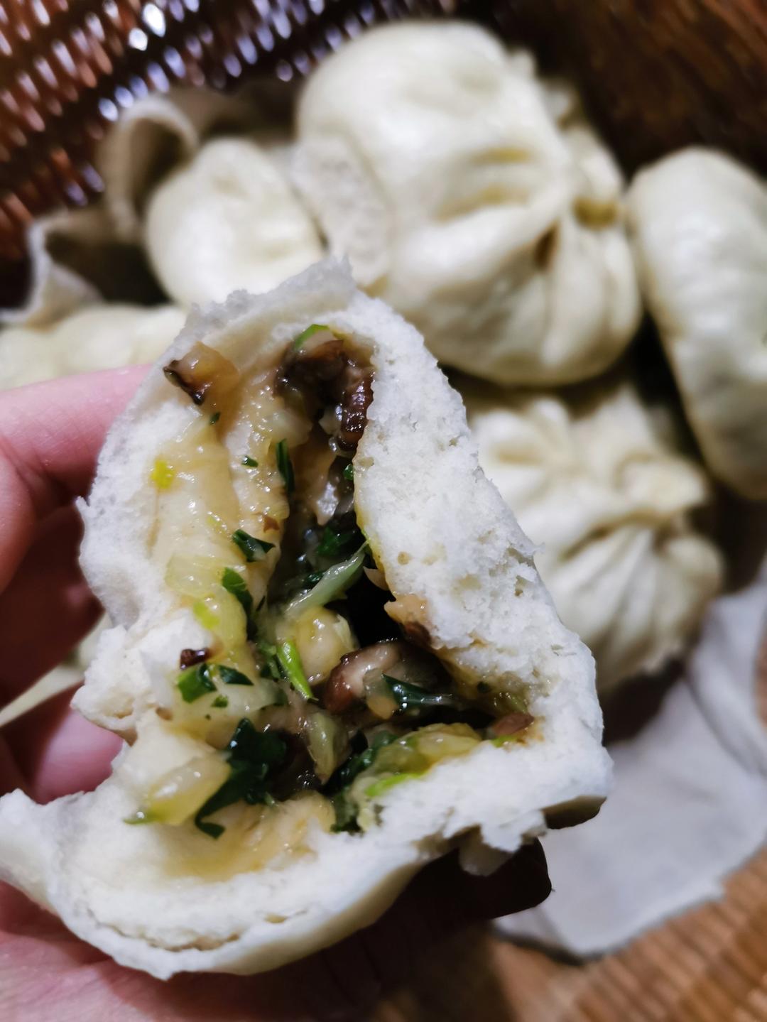 油菜香菇菜包