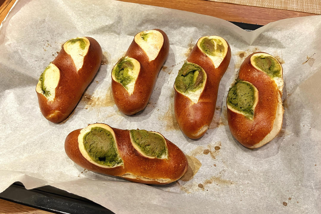 抹茶蜜豆♥️红茶莓果奶酥碱水棒🥖