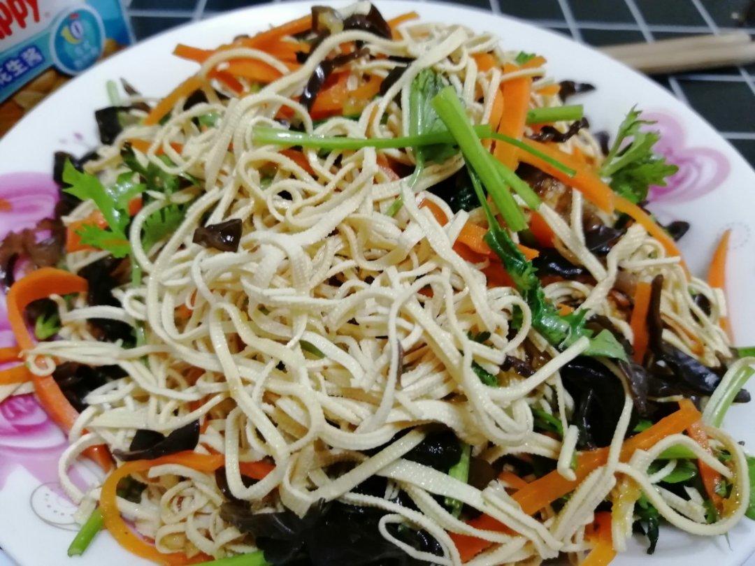 凉拌芹菜厚百叶丝