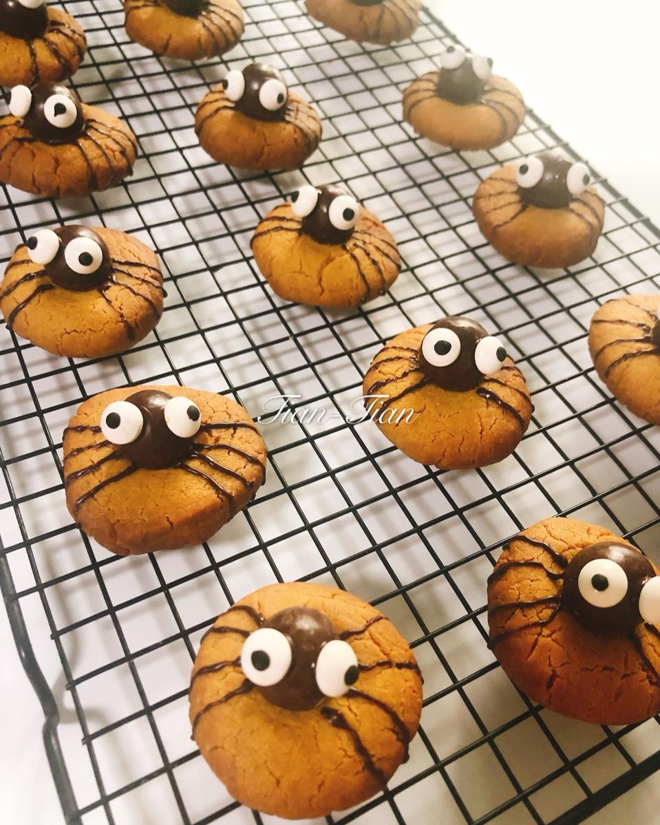 万圣节蜘蛛花生酱曲奇