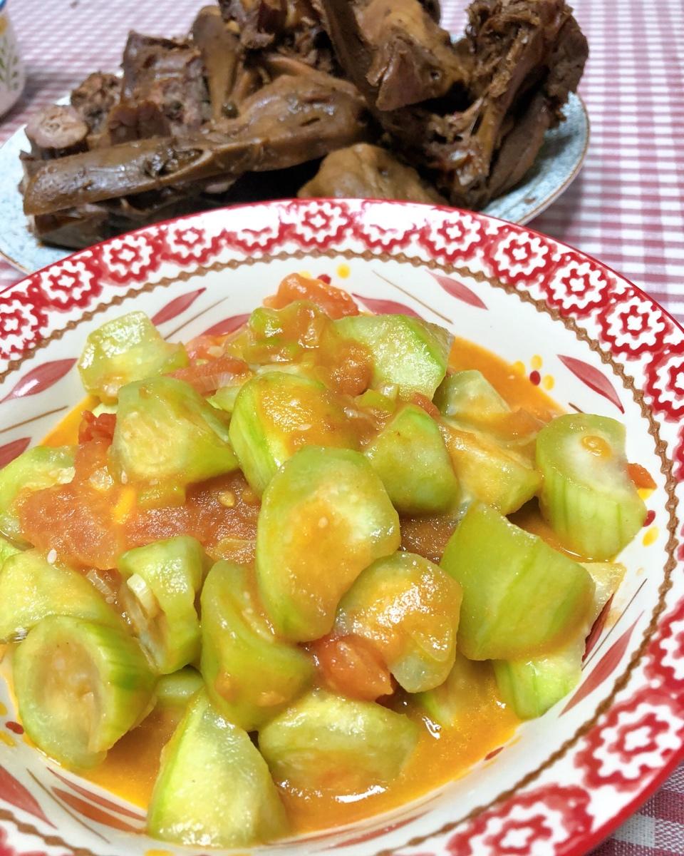 西红柿炒一切之炒丝瓜 🍅也太下饭了吧~