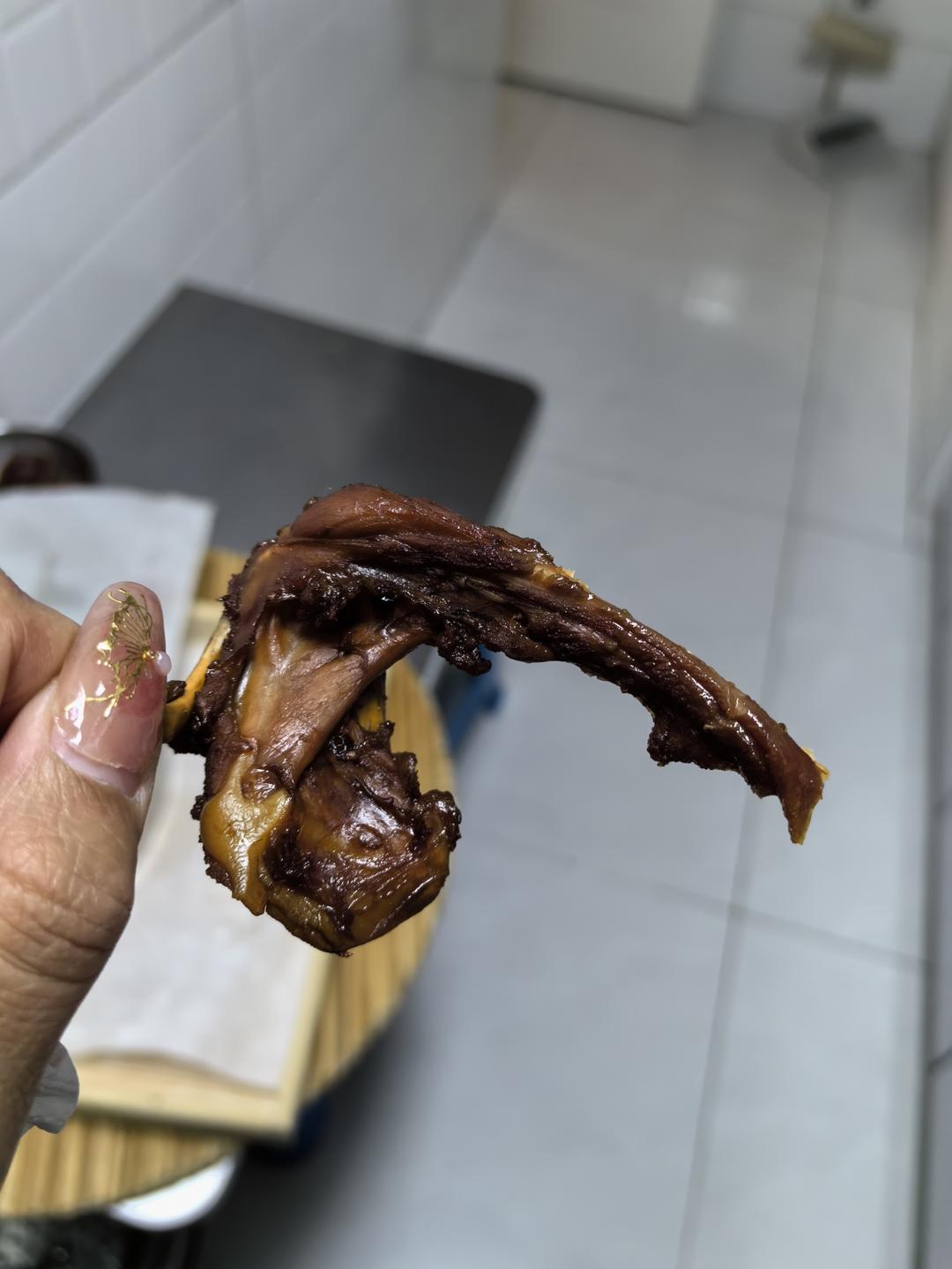 麻辣鸭锁骨（不输周黑鸭）