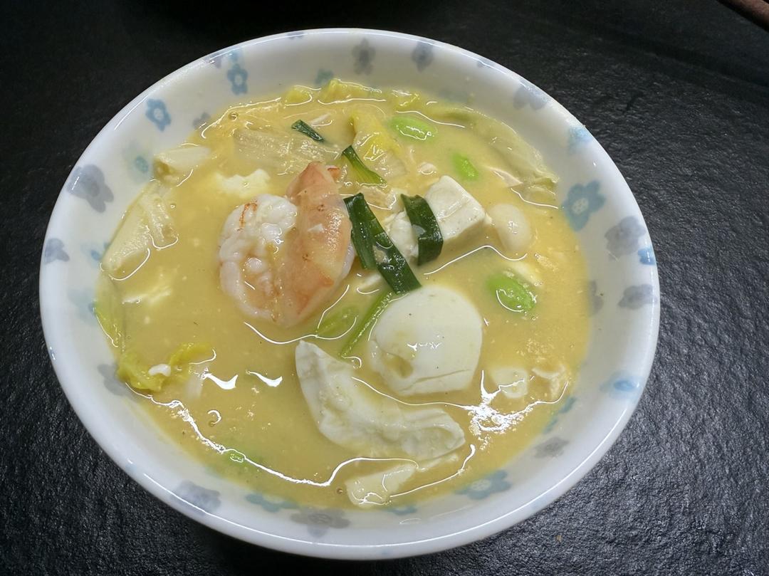 鲜掉眉毛！咸蛋黄鲜虾豆腐｜天冷煮一锅，暖胃又舒心