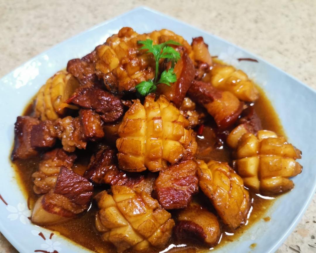 用料鲍鱼红烧肉的做法小贴士如果用干鲍鱼,需要提前一晚泡发