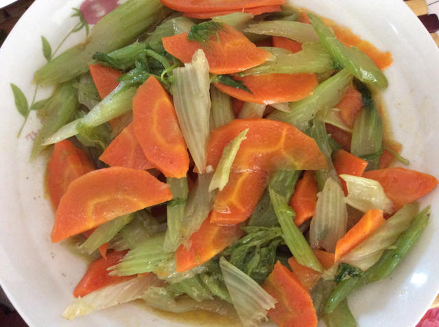 素炒蘑菇西兰花红萝卜