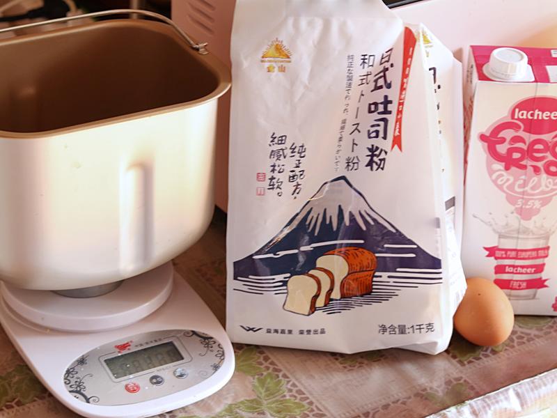 纯奶手撕吐司的做法 步骤1
