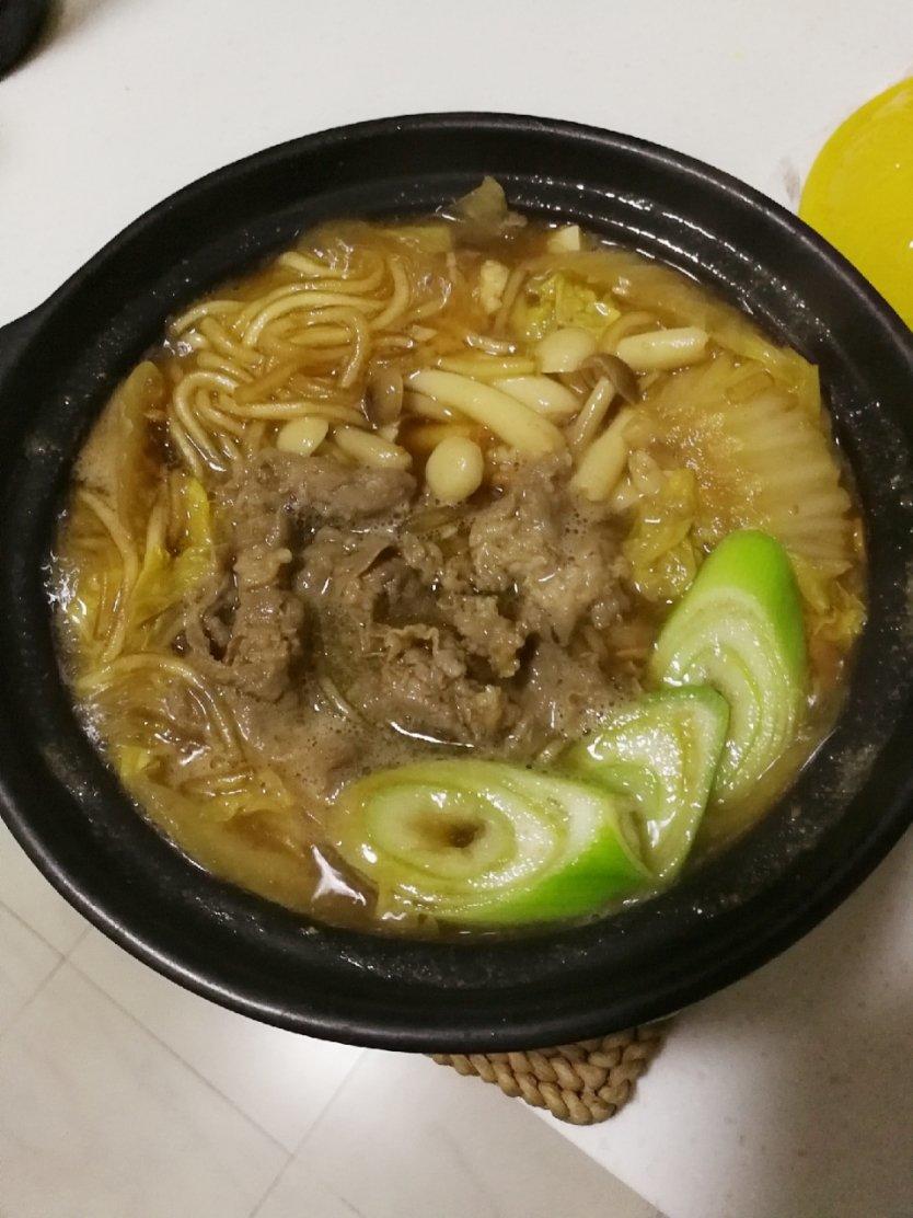 鲜菌肥牛锅