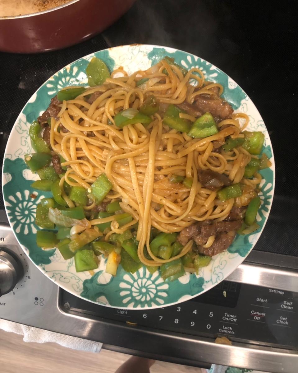 黑椒牛柳炒意面