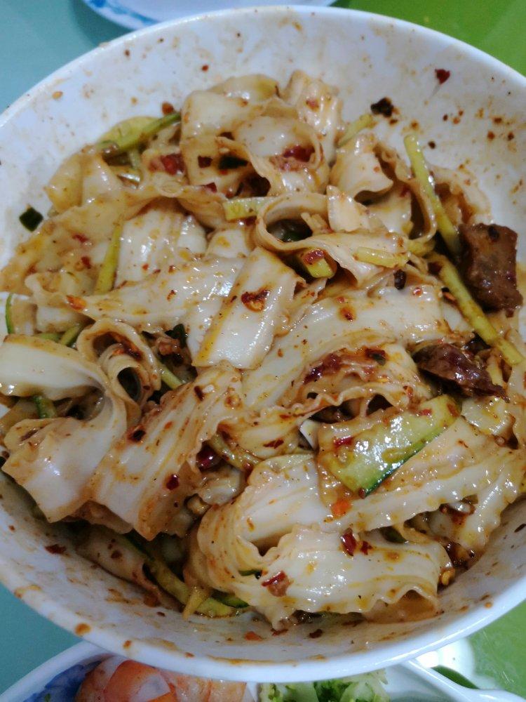 油泼刀削面