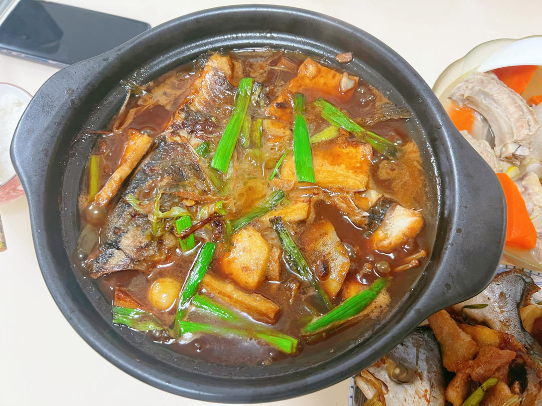 砂锅鱼头豆腐煲