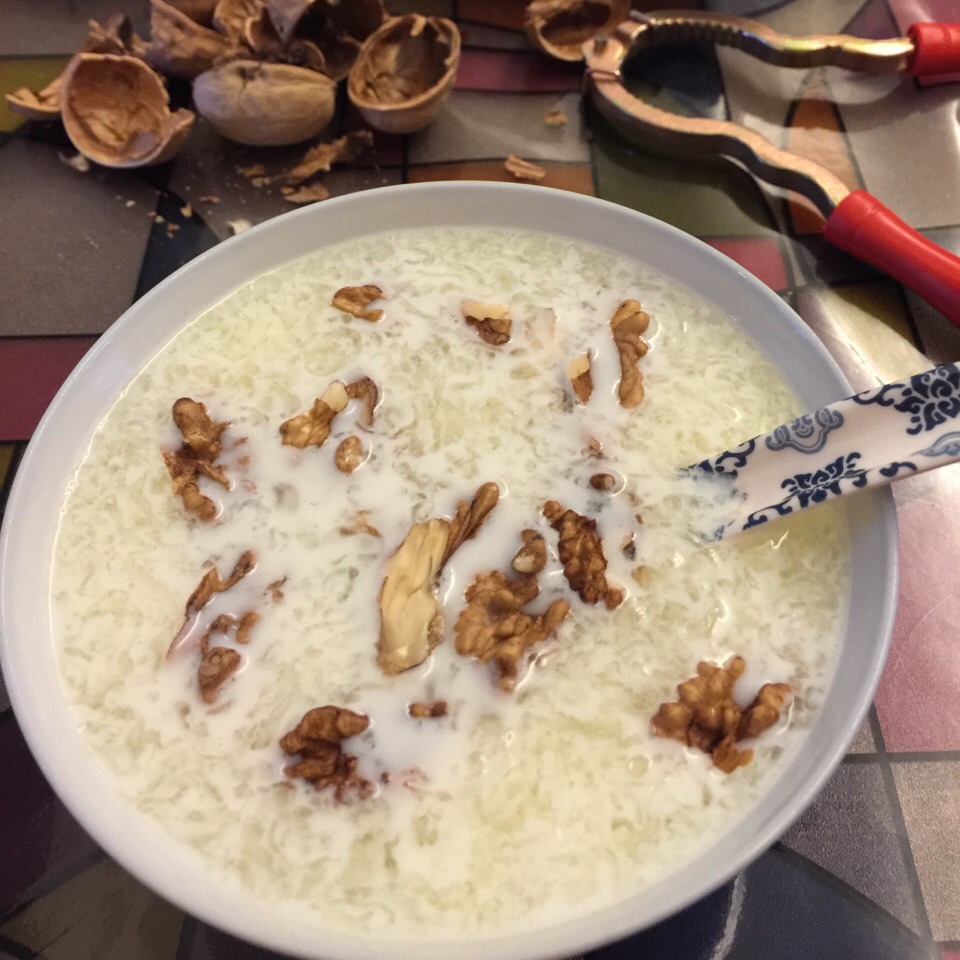 燕窝牛奶核桃仁