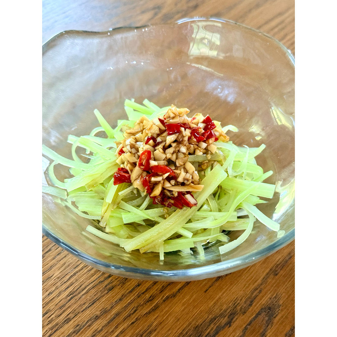 10分钟搞定的快手凉拌菜，清脆爽口的凉拌莴笋丝