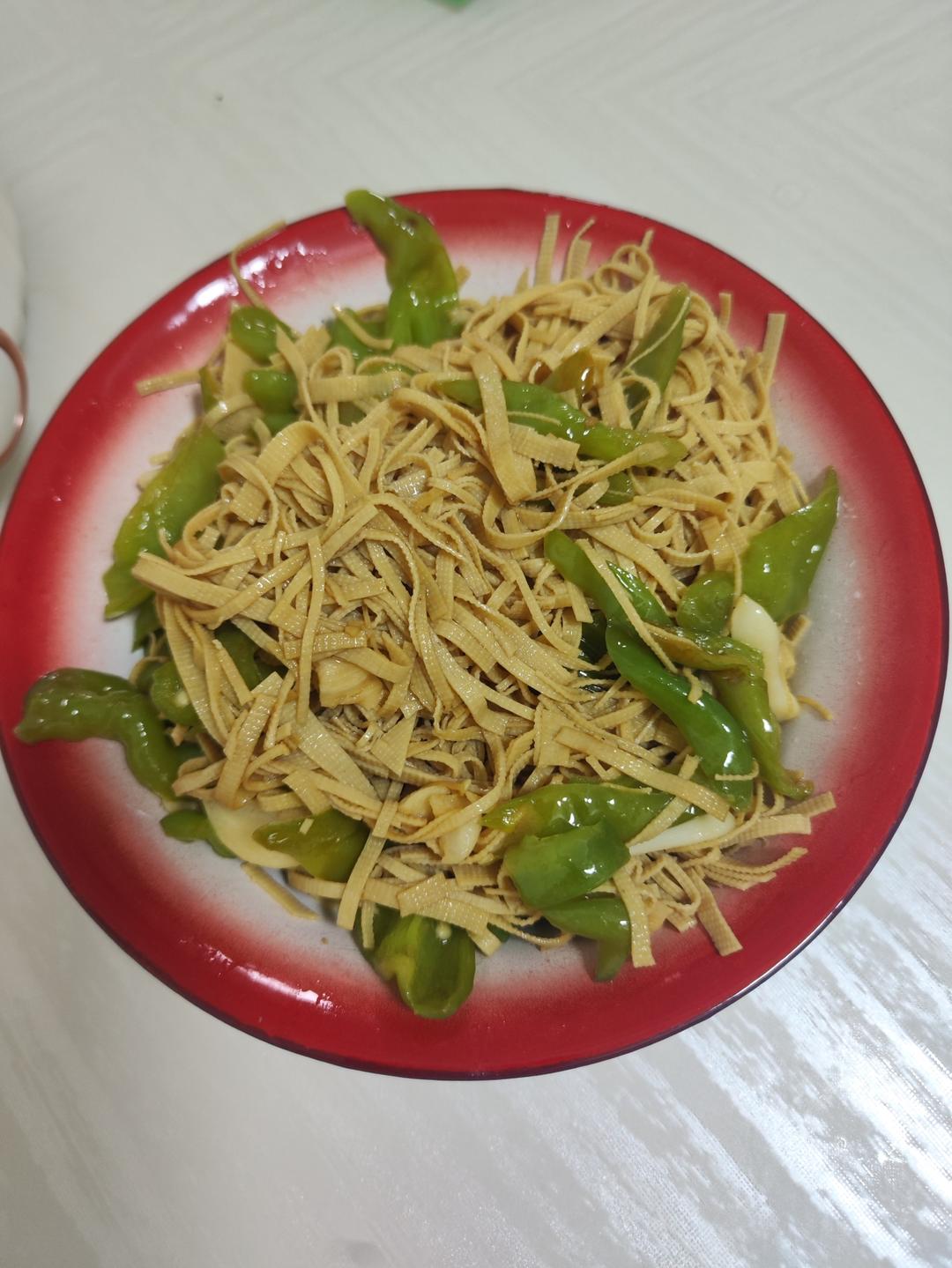 快手小炒 青椒炒豆皮
