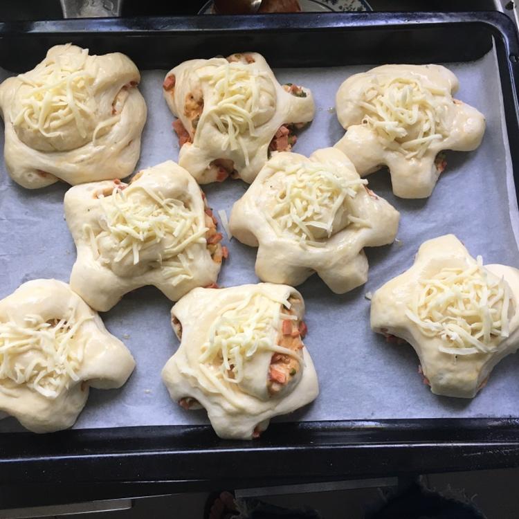 经典面包复刻：葱香肉松卷