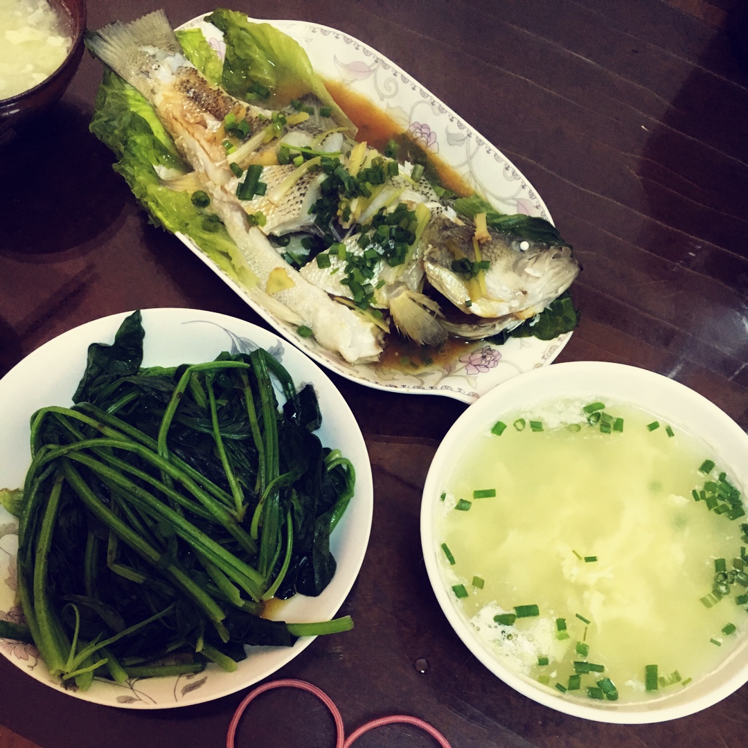 清蒸鲈鱼