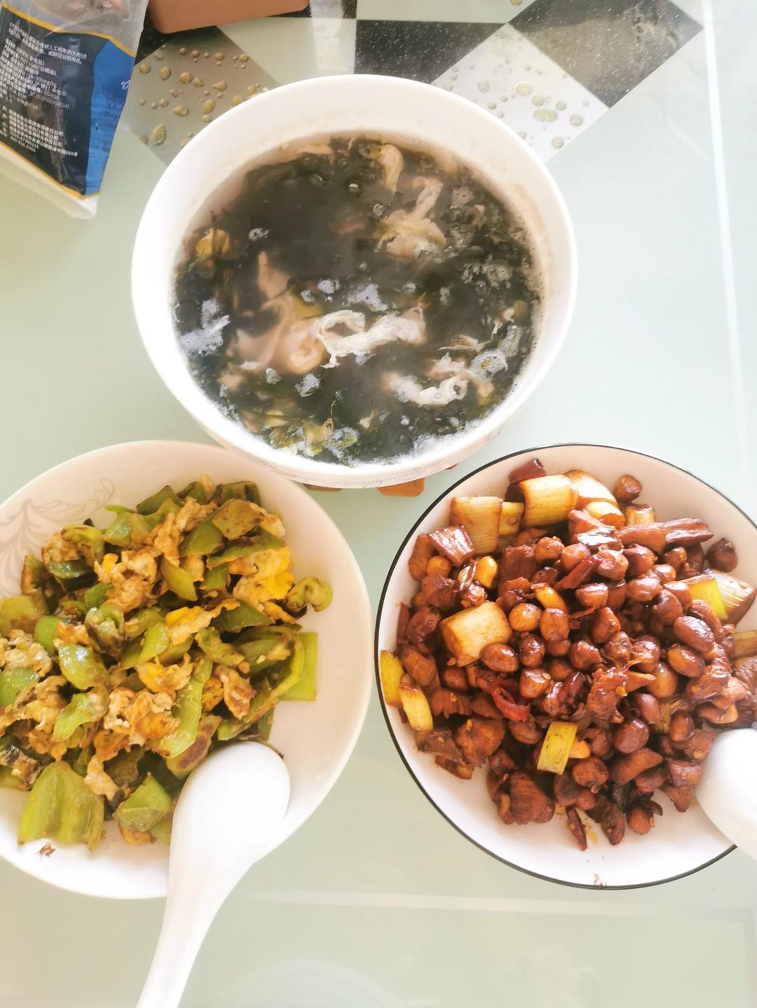 不一样的辣椒炒鸡蛋～下饭神器!