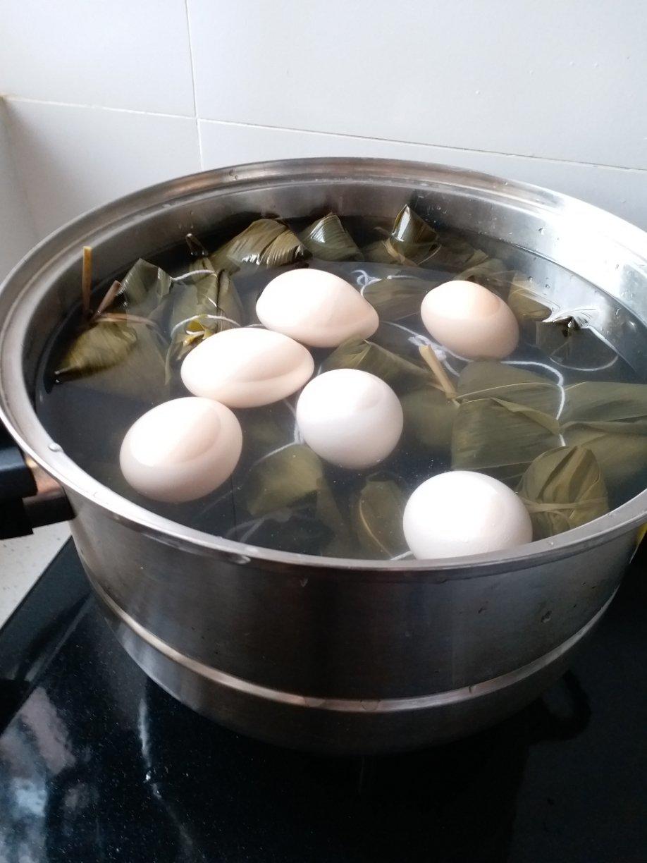 棕子煮鸡蛋