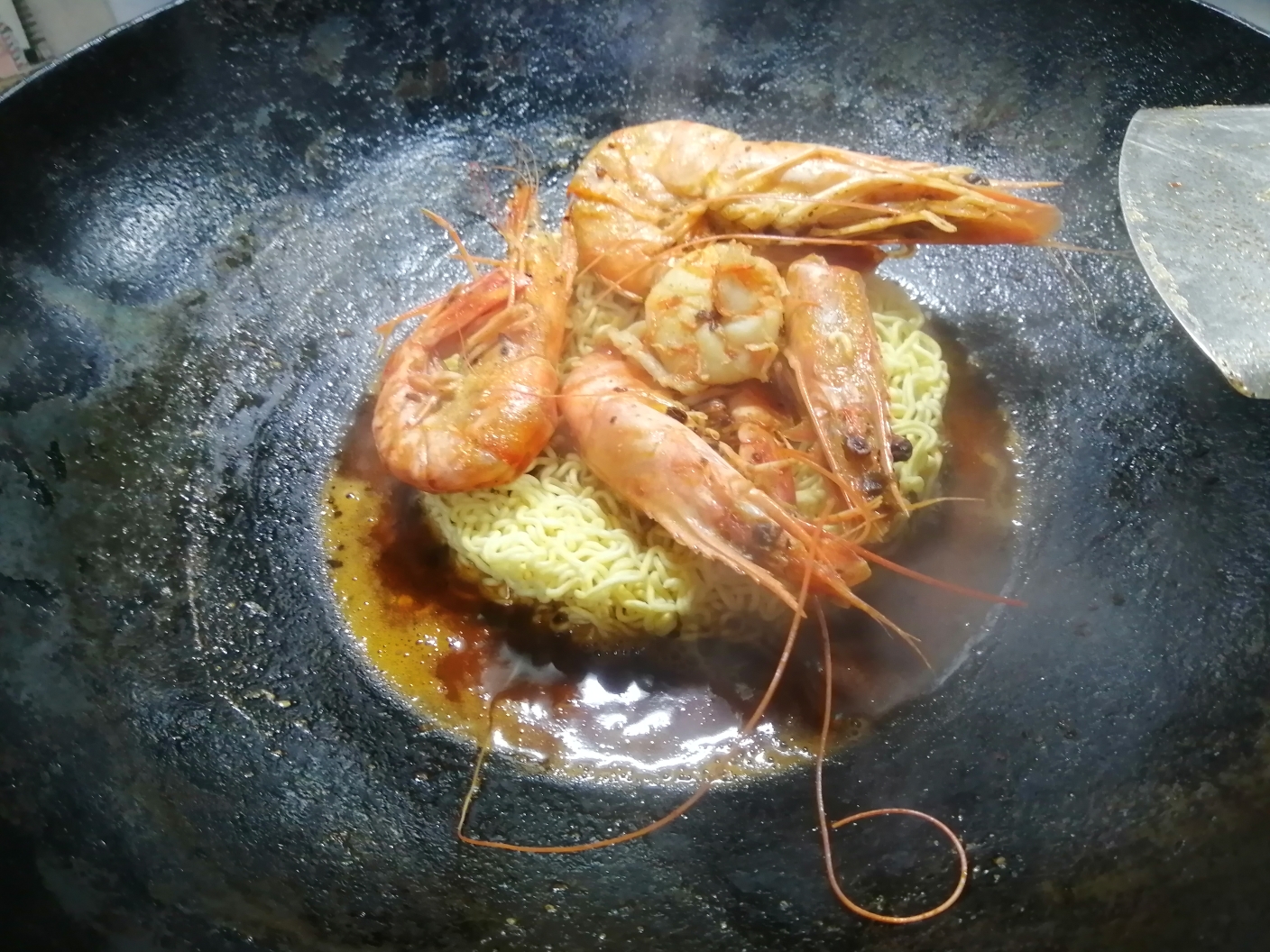 大海虾煮方便面的做法 步骤9