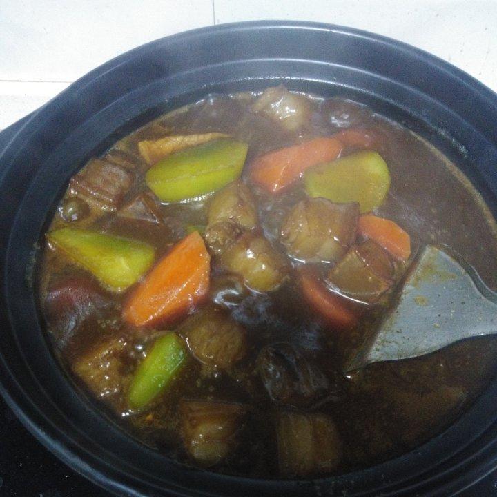 胡萝卜土豆烧牛腩