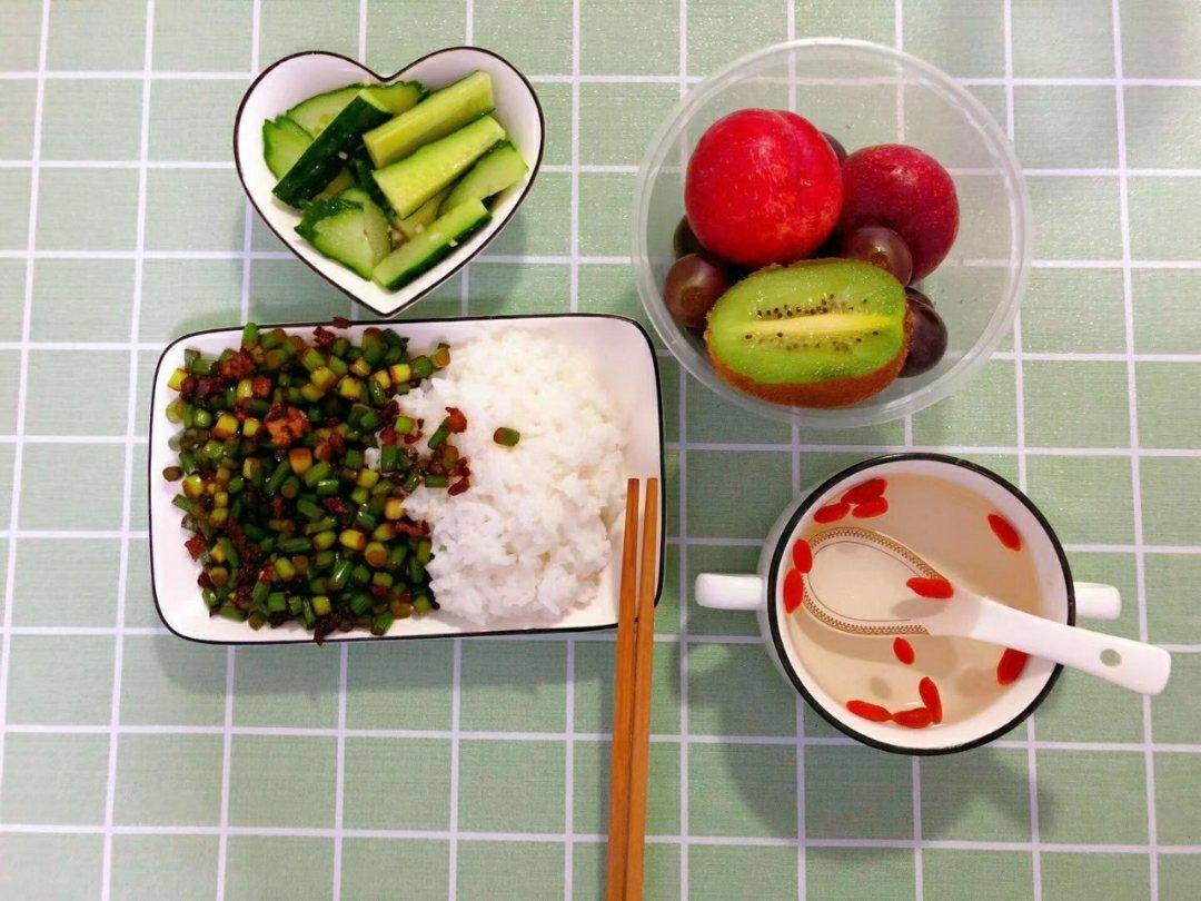 下饭菜～蒜苔肉末