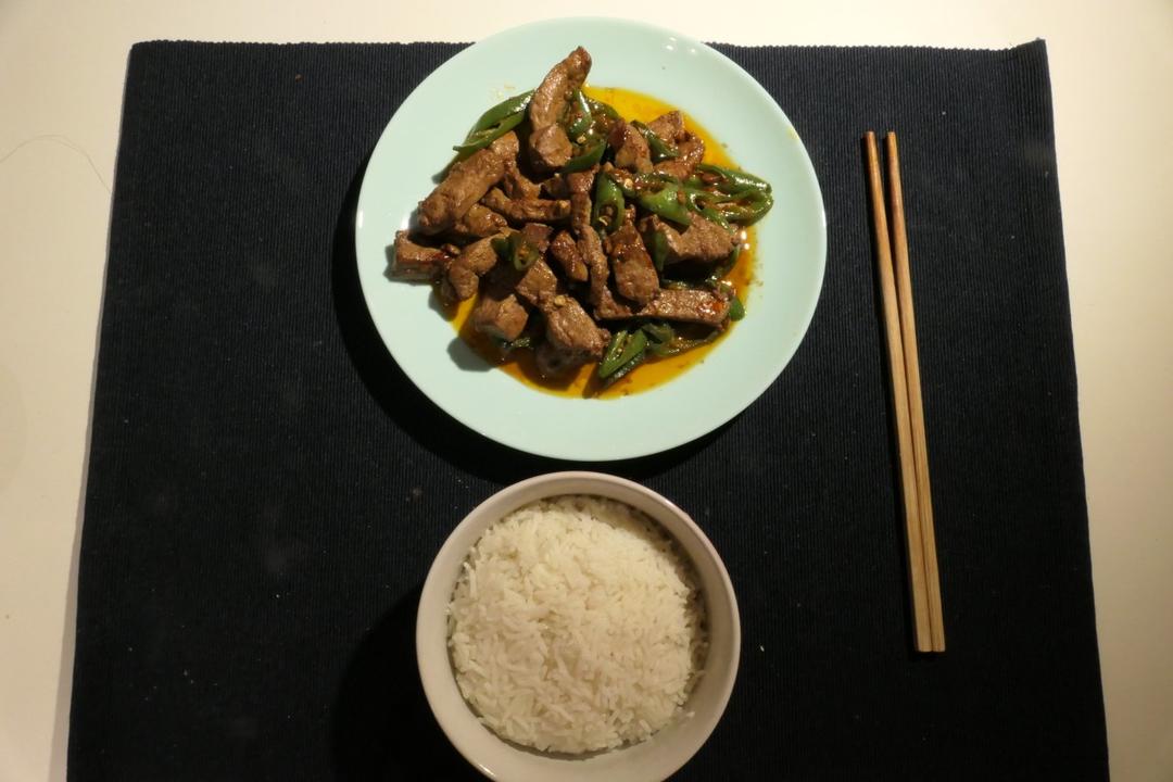 彩椒炒牛肝