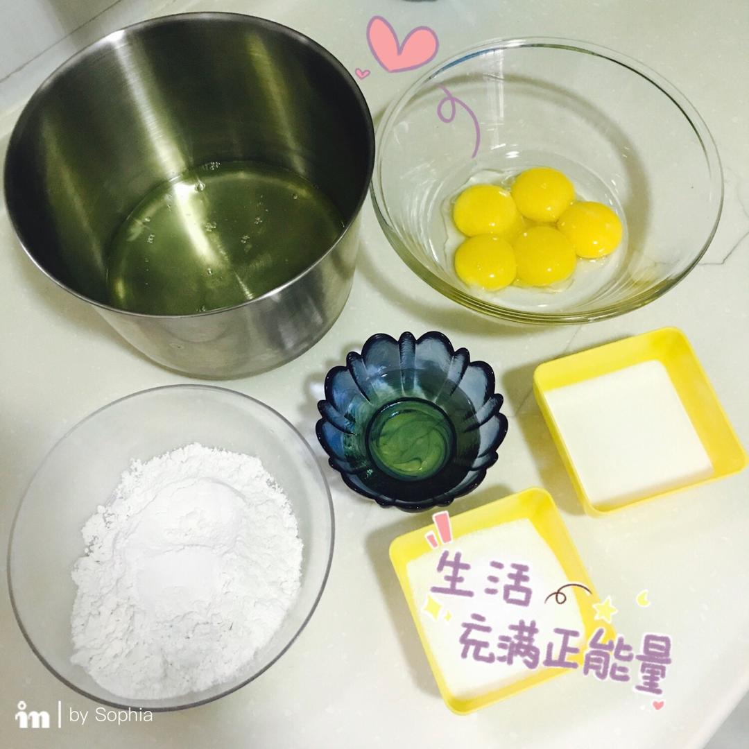软绵绵戚风纸杯蛋糕