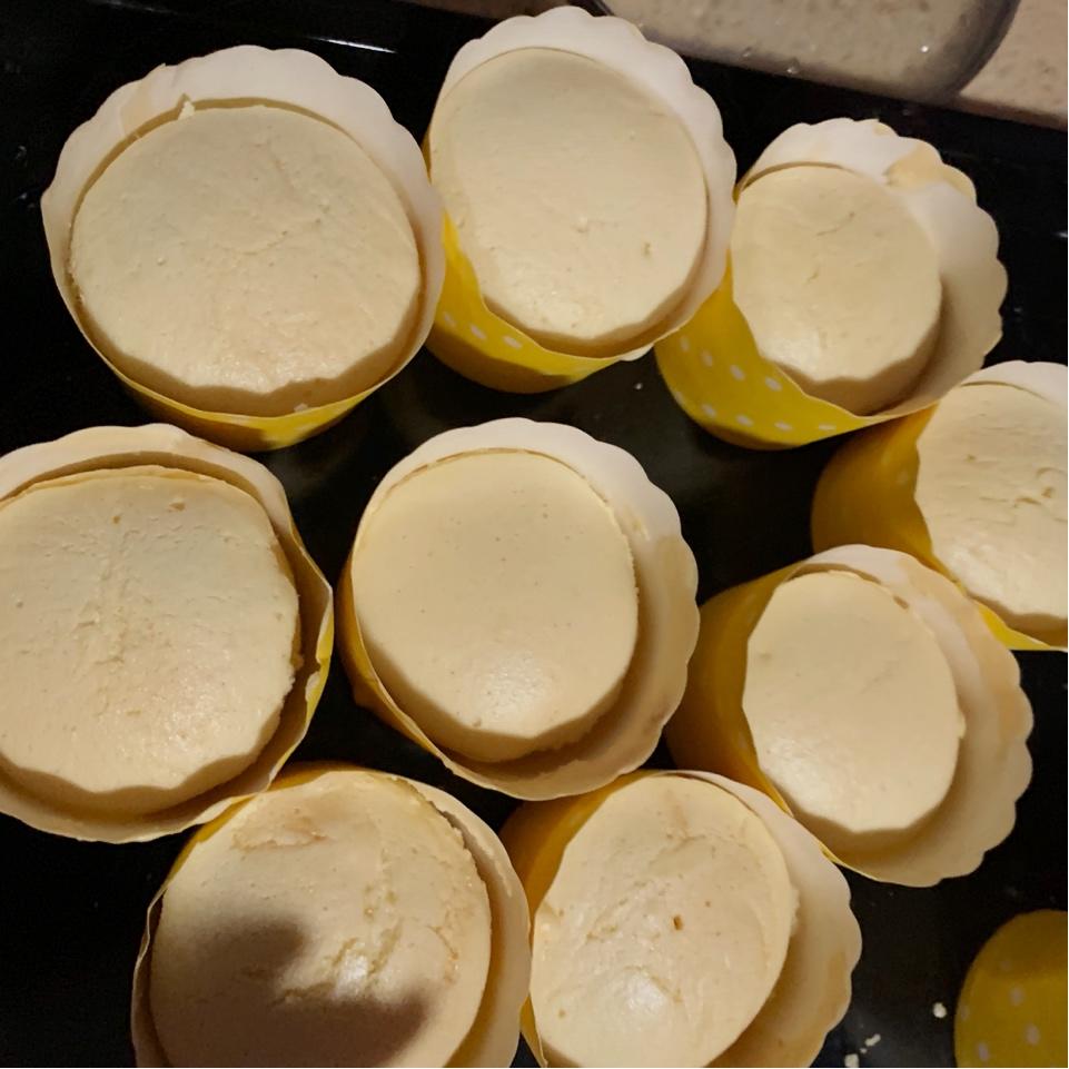 不塌不凹的纸杯戚风蛋糕