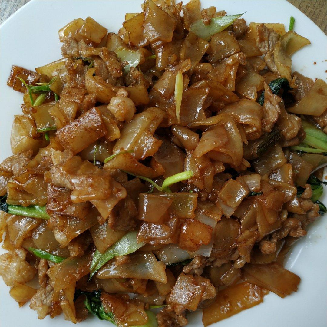 牛肉炒河粉（经典粤菜）