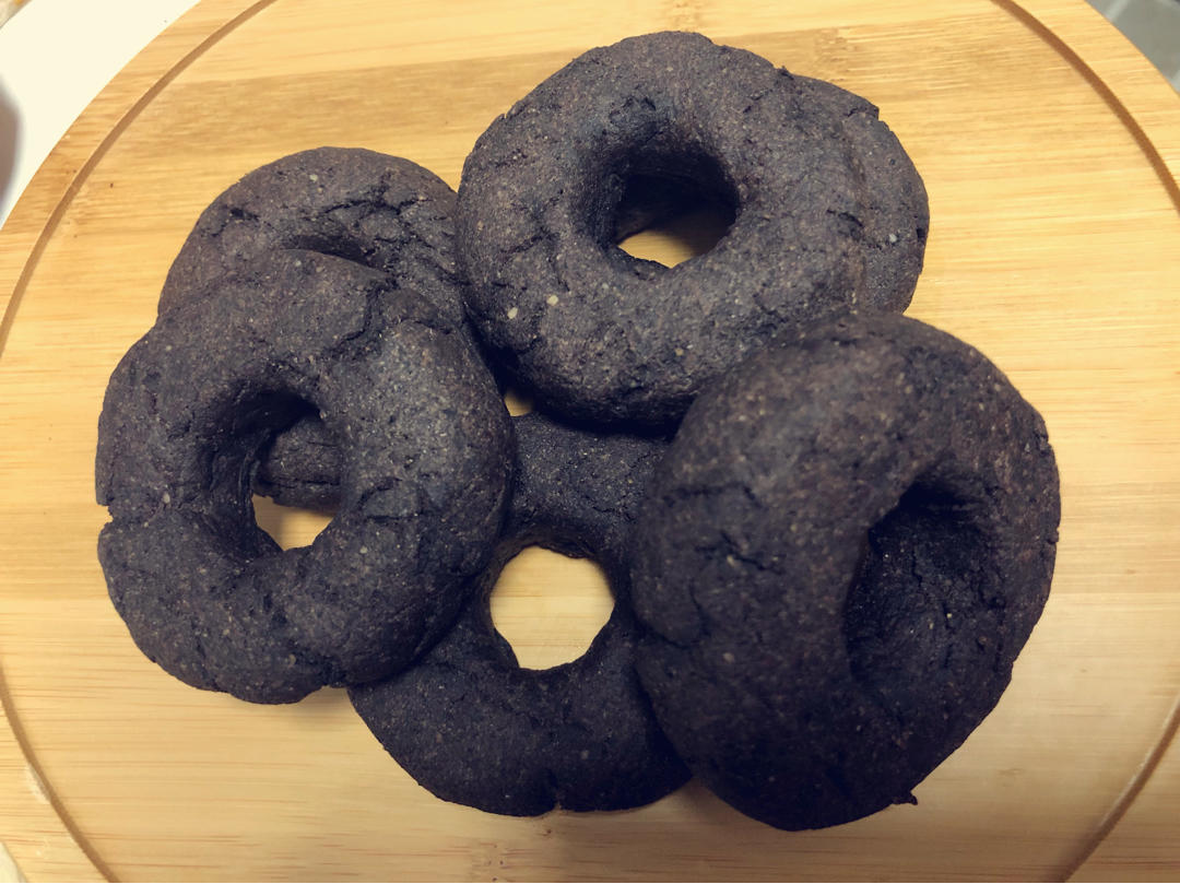 新手友好的无糖无油100%黑全麦贝果