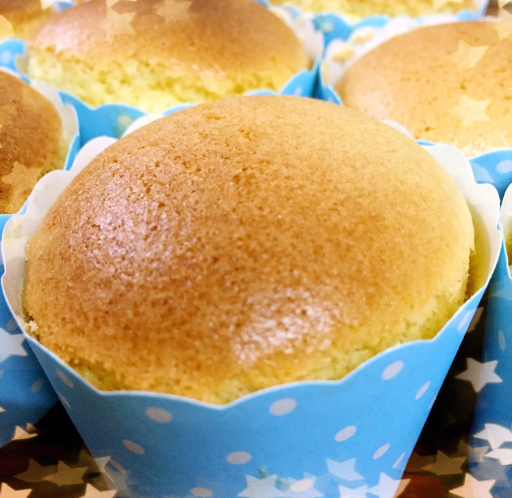 软绵绵戚风纸杯蛋糕