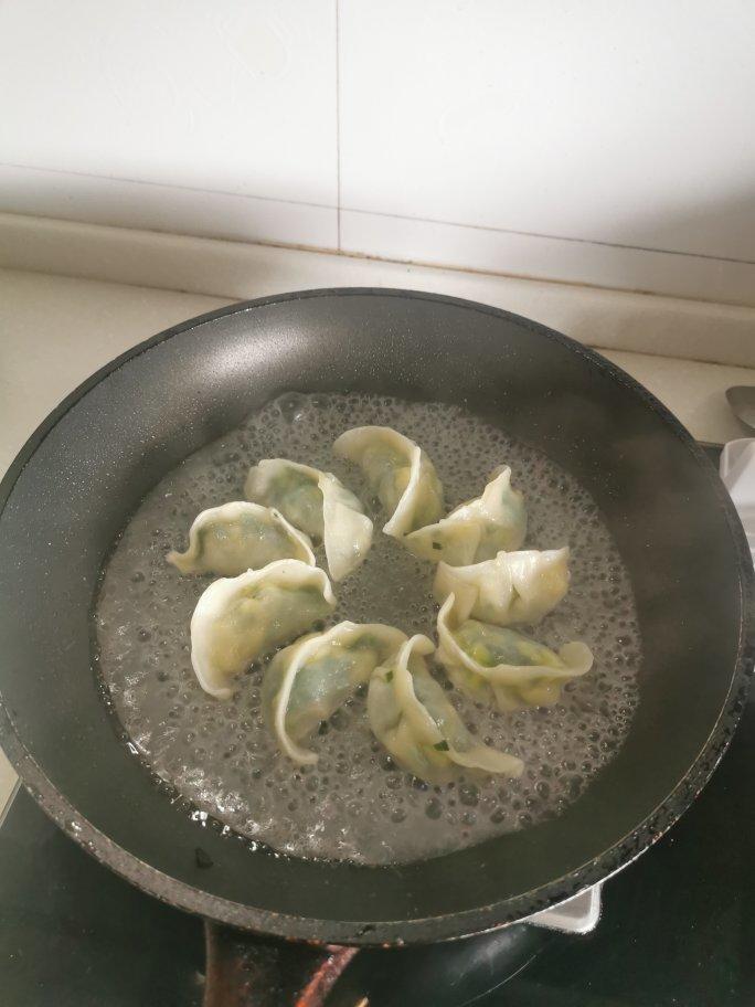 懒人快手抱蛋煎饺