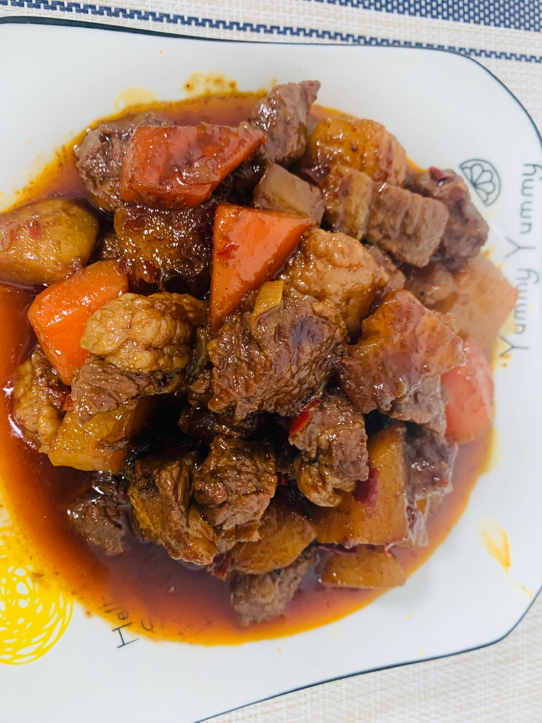 香辣鲜美的麻辣牛肉煲
