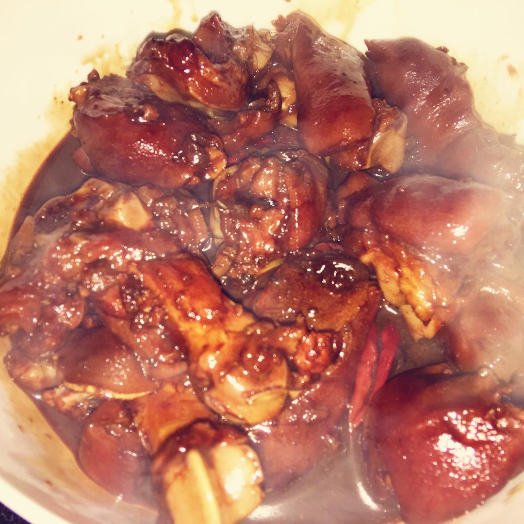 美味的家常菜：红烧猪蹄