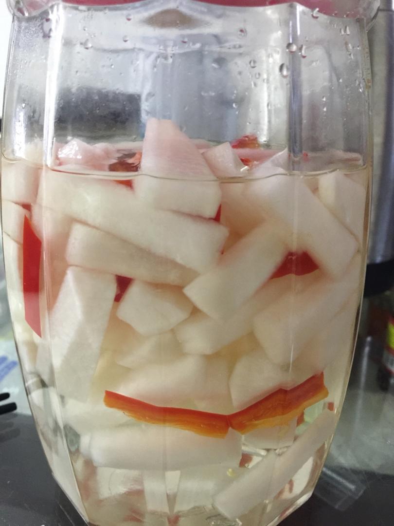 《韩式泡萝卜》5分钟快手菜，隔夜就吃～