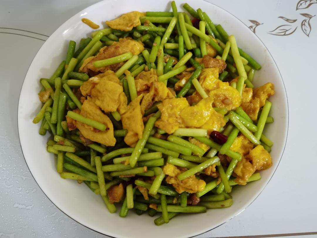 蒜薹炒鸡蛋