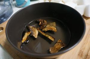 白萝卜牛肝菌牛尾汤的做法 步骤5