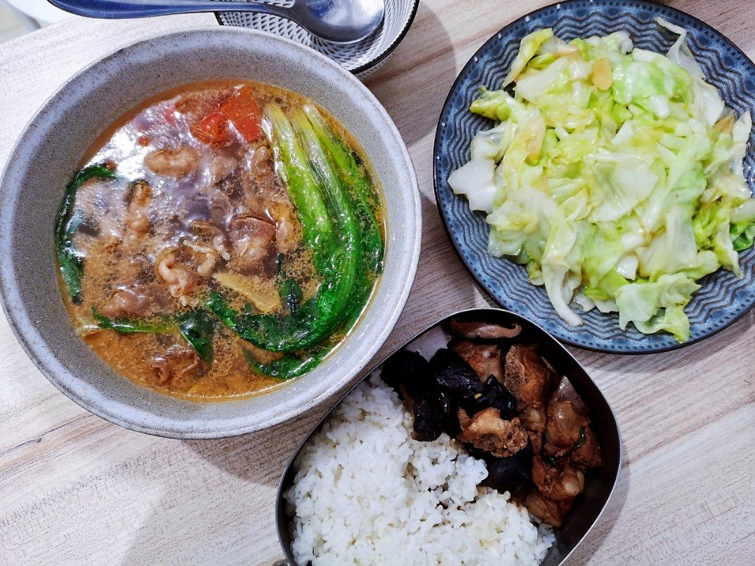 番茄羊肉卷煲