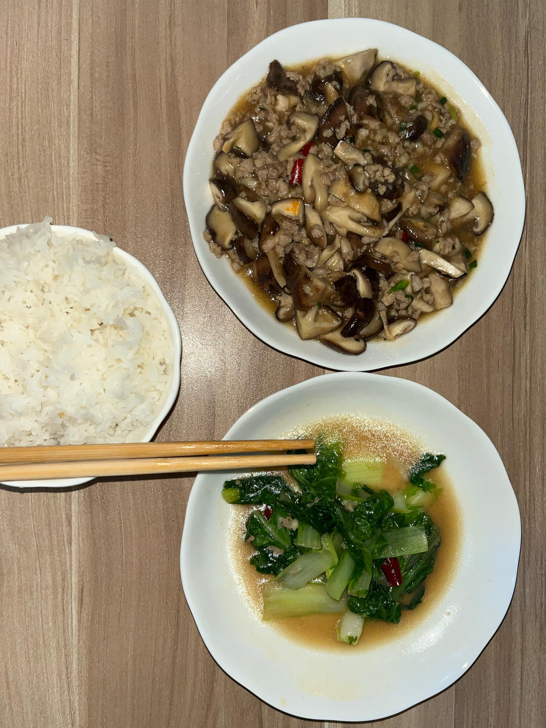 酱汁浓郁！超级下饭的家常菜肉末香菇