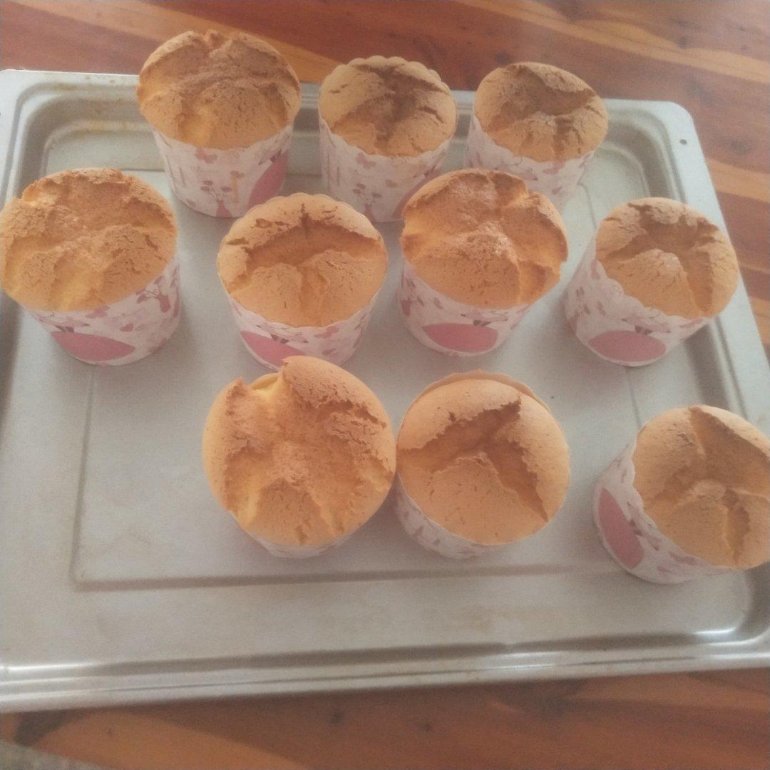 软绵绵戚风纸杯蛋糕