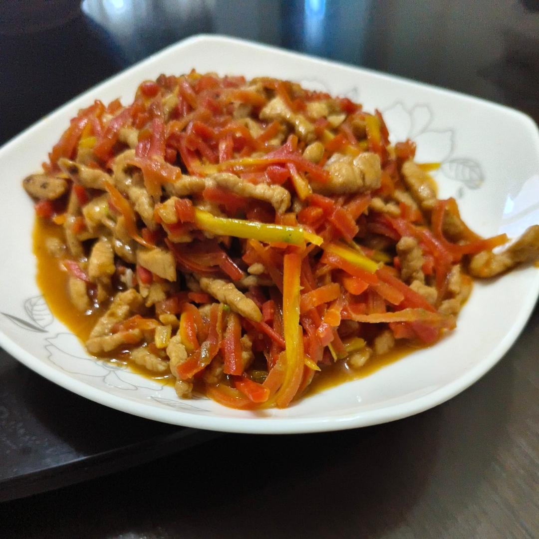 小朋友特别喜欢的下饭菜“胡萝卜肉丝”