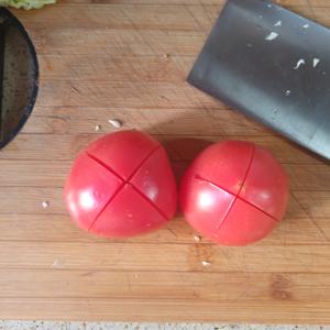 西红柿炒大头菜（甘蓝）的做法 步骤1