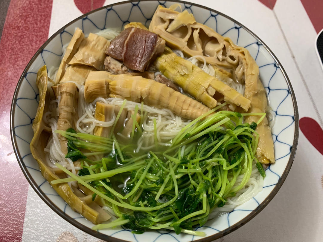 笋干老鸭汤