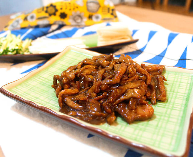 京酱肉丝 薄春饼简单做法