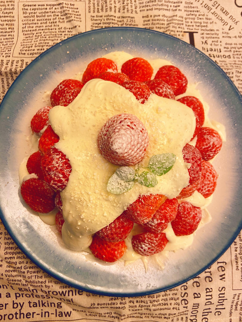 曼食慢语丨草莓芝士雪山蛋糕