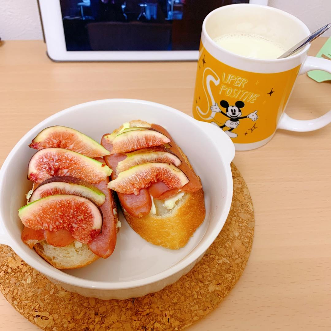 无花果火腿三明治（open-faced）