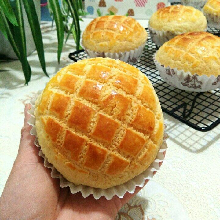 好吃到炸裂的港式菠萝包（附带制作酥皮的小视频）