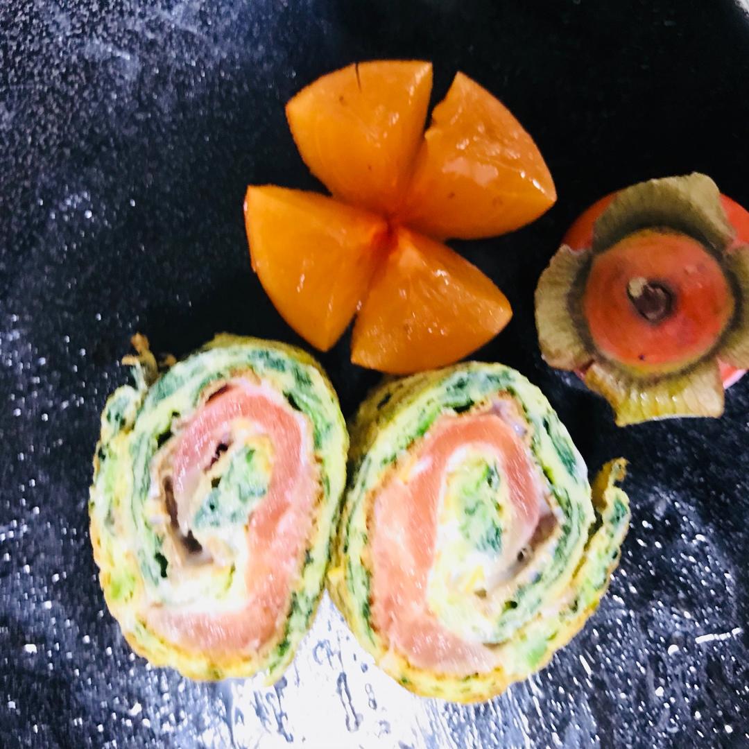 烟熏三文鱼菠菜蛋卷