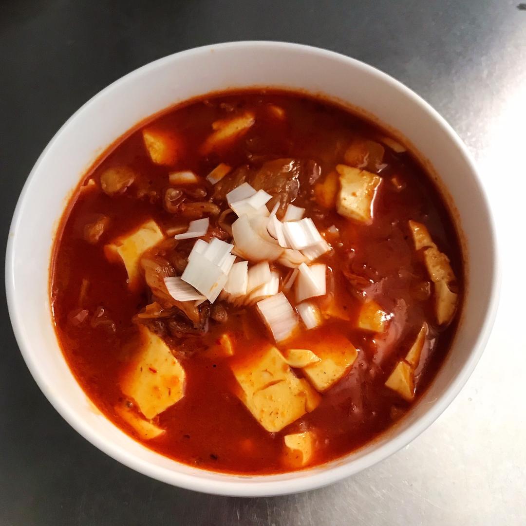 韩式五花肉辣白菜汤的做法